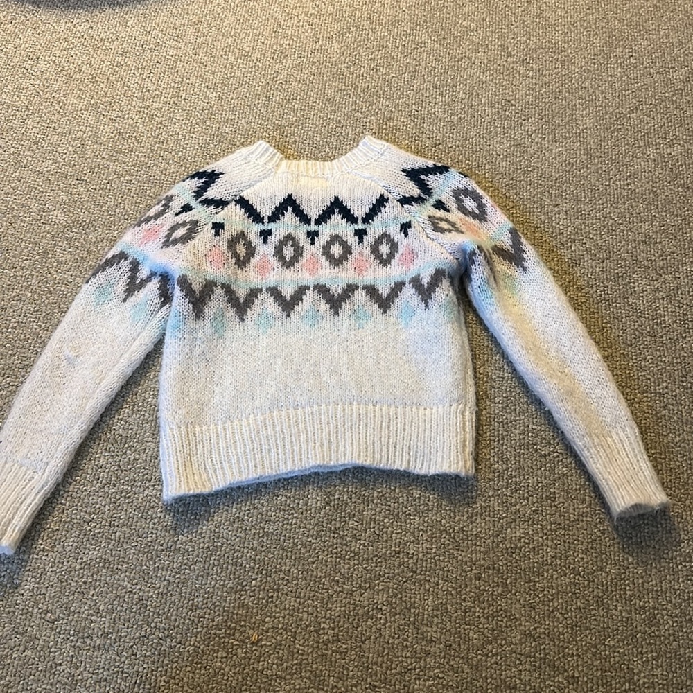 Beautiful sweater - Picture 4 of 5